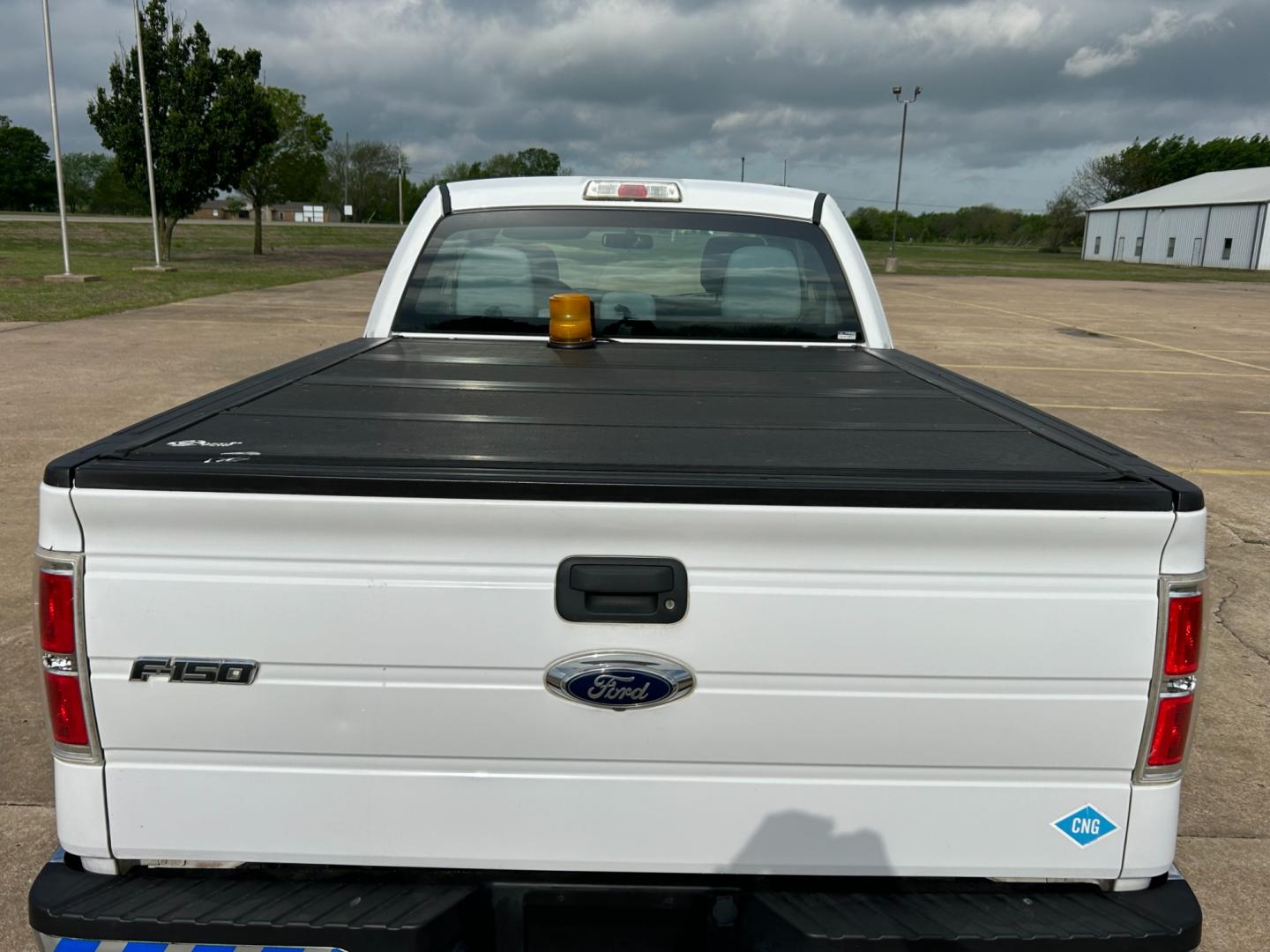 2014 White /Gray Ford F-150 XL SuperCab 6.5-ft. Bed 2WD (1FTEX1CM8EK) with an 3.7L V6 DOHC 24V engine, 6-Speed Automatic transmission, located at 17760 Hwy 62, Morris, OK, 74445, (918) 733-4887, 35.609104, -95.877060 - Photo#18